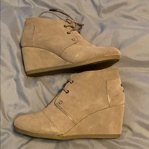 Toms wedge booties brand new without tags